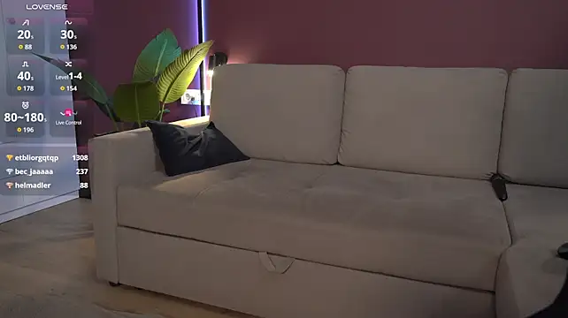 JuliyaJam_ Adlı Modelin Canlı XXX Sohbeti
