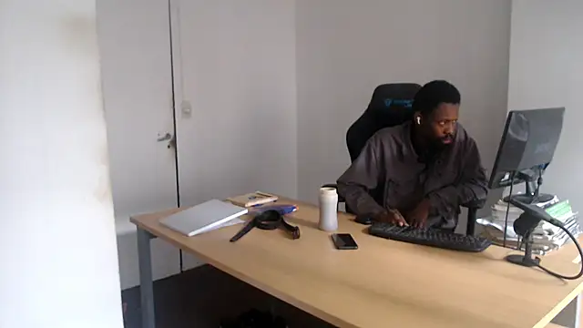 צ'אט XXX בשידור חי של Mastertopdome