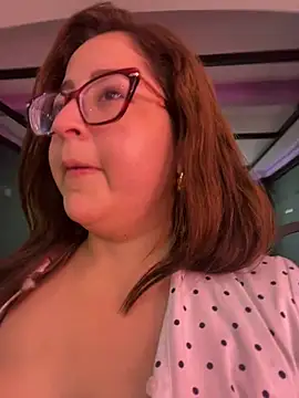 Chat +18 de MissKynova ao vivo