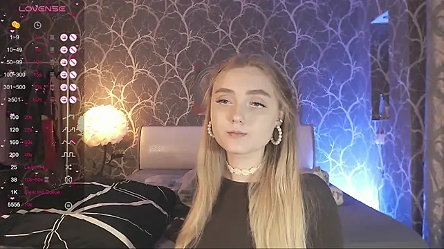 MiaMiaMeow Live XXX-chat