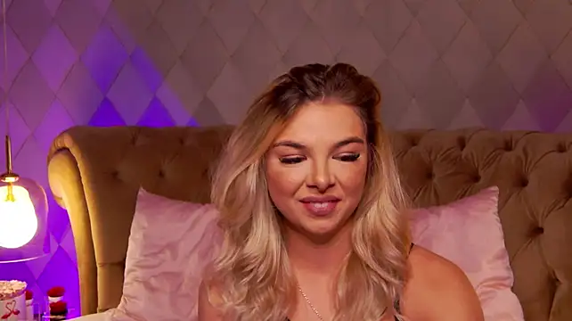 KimmBliss' Live XXX Chat