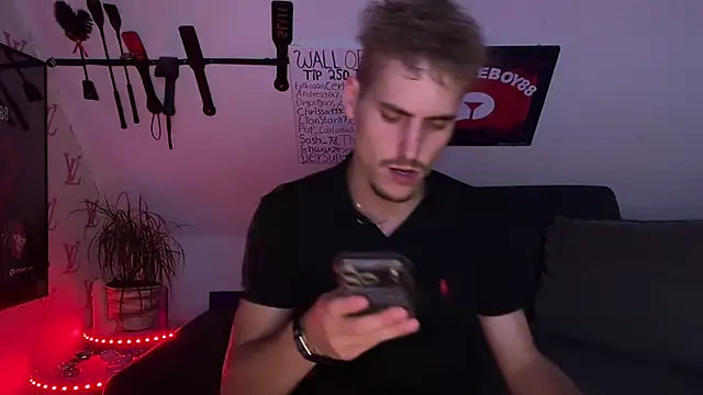 Živý XXX chat Cookieboy88