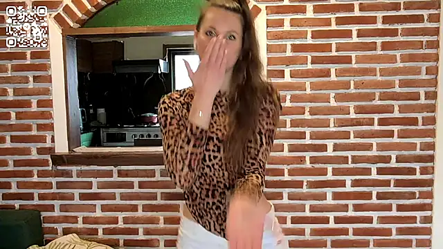 JacklynSwisshelmn Live XXX chat