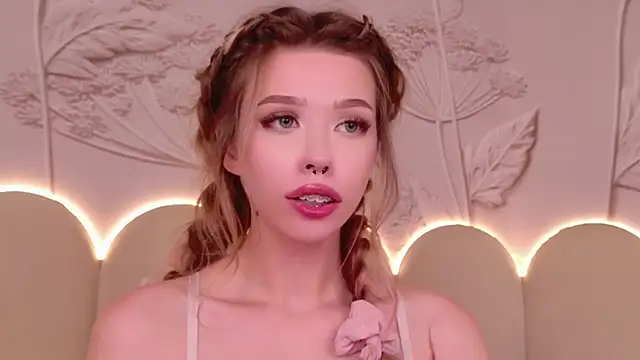 Sierra_Fane Chat XXX in diretta