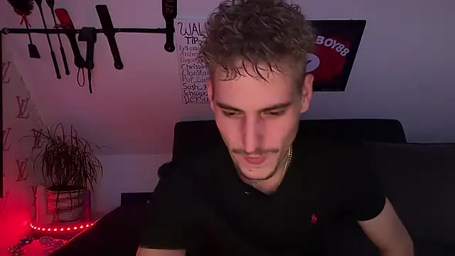 Cookieboy88 Adlı Modelin Canlı XXX Sohbeti