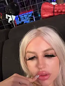 Steffi_Snowbunny: онлайн-секс-чат