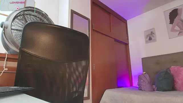 Miley_Baker Live XXX-Chat