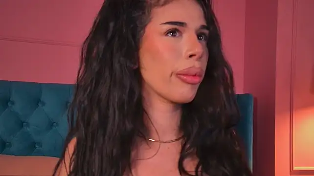 ReinaTriana Chat XXX live