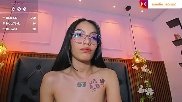 AMELIELEONE's Live XXX Chat