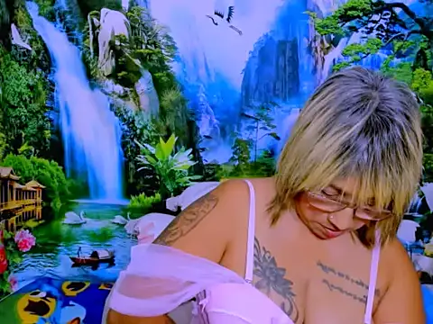 indianroxy Chat XXX live