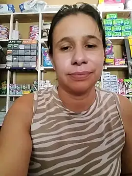 MIA-LARIOS' Live XXX Chat