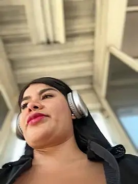 Czat XXX na żywo – Issane_Peru