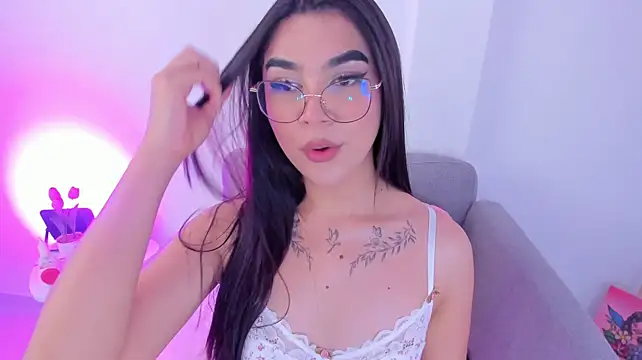Chatroom XXX en direct de RoseCassie