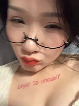 xinxinxinyy1 Adlı Modelin Canlı XXX Sohbeti