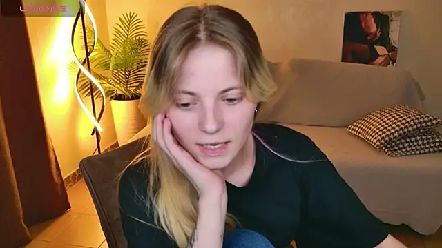 LisaRainbow live XXX chat