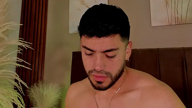 Alexander_Diazz Adlı Modelin Canlı XXX Sohbeti
