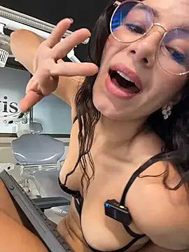 دردشة iris_cuteface الجنسية المباشرة