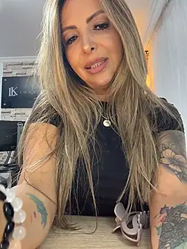 _Abril-Office1 Chat XXX in diretta