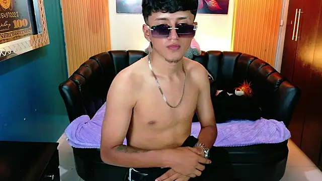 Mr_Dylan1 Chat XXX live