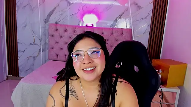 Emma_monserrat Adlı Modelin Canlı XXX Sohbeti