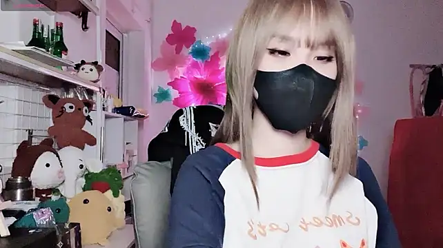 XXX chat uživo modela Tieu-May
