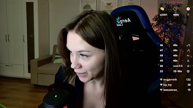 צ'אט XXX בשידור חי של alexa_feels_