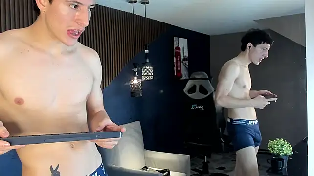 TheGhostforeeonss Chat XXX live