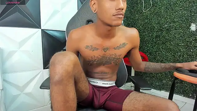 XXX chat uživo modela ManSant