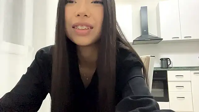 SilvaAmsler's Live XXX Chat