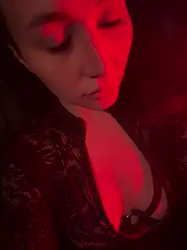 KiraVesper's Live XXX Chat