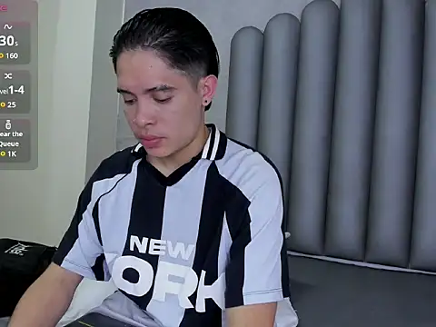 Chat +18 de Maxii_Ss ao vivo