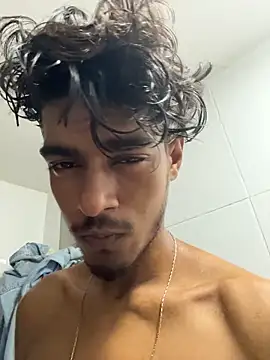 XXX chat uživo modela GunSlay