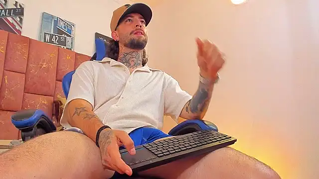 ALPHA_MASTER1 élő XXX-chatje