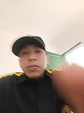 Moreno-Latino live XXX chat