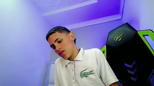 Chat XXX en directo de Asher_athlets
