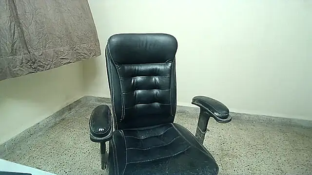 Kinky_Kumarr লাইভ XXX চ্যাট