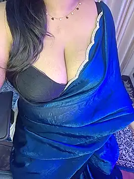 צ'אט XXX בשידור חי של Curvy_Pooja