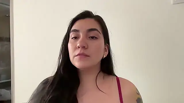 Chatroom XXX en direct de KathiaJenner