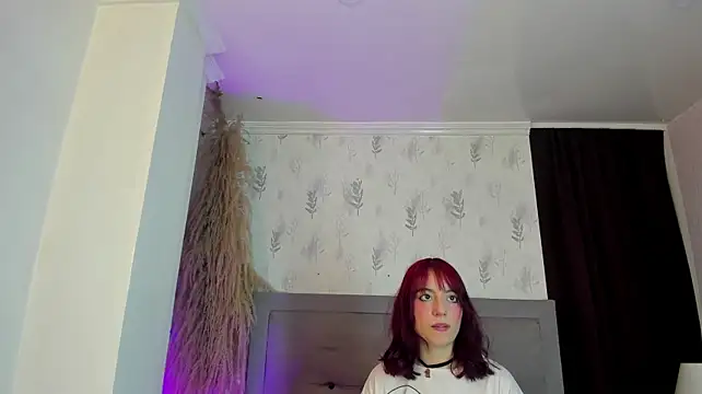 miahills__'s Live XXX Chat