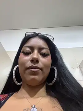 Katta_ossa Adlı Modelin Canlı XXX Sohbeti