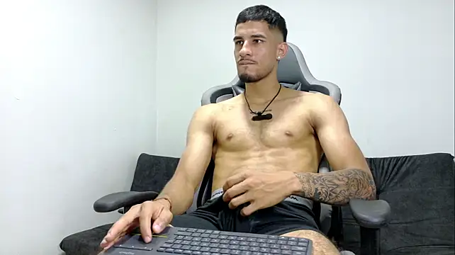 XXX chat uživo modela JakeMonroe