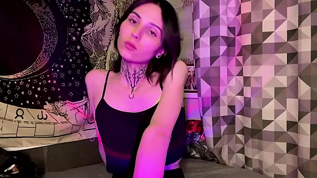 دردشة SweetFemBoyy الجنسية المباشرة