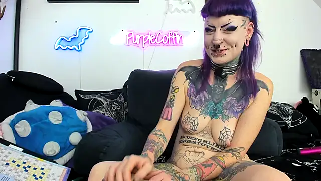 XXX chat uživo modela Purple_Coffin666