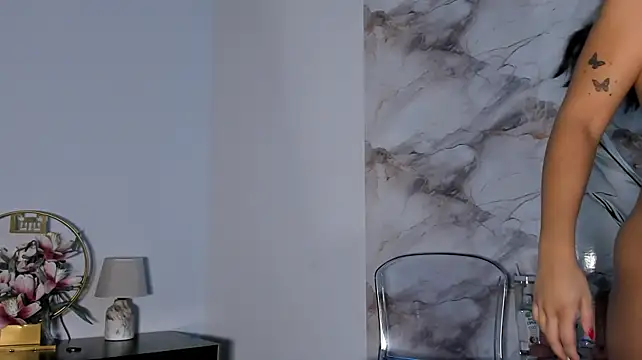 Maddyluxe লাইভ XXX চ্যাট