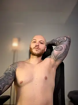 AdamMeyer_10's Live XXX Chat