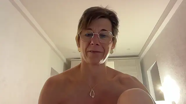 liloubyviceversex Chat XXX in diretta