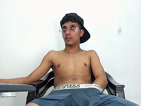 brayan__hot__: онлайн-секс-чат
