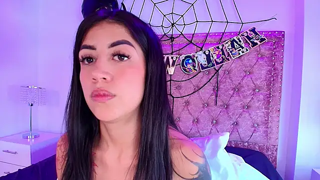 Juless_cornett Chat XXX in diretta