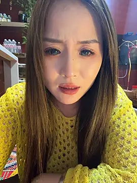 momoli60's Live XXX Chat