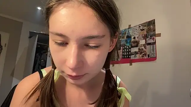 XXX chat uživo modela MarkettaChant